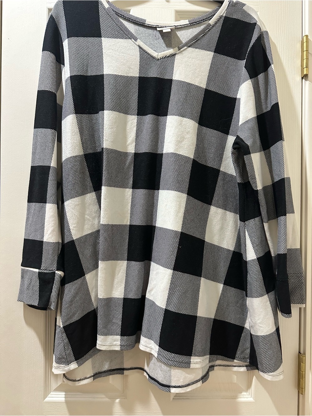 LuLaRoe Black and White Buffalo Plaid Long Sleeve Top
